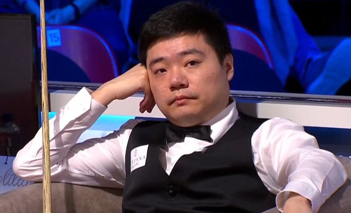 他觉得，最起码在没看到尸体之前，事情就还有翻盘的可能，或许再等一等，那几个腾林忍者就会跟自己联系呢？就在高桥真知来回在客厅踱步、焦急等待的时候，一根极细的吹箭忽然从角落之中疾射而出，一针便命中了高桥真知的后脖颈。